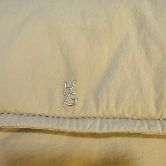 CUTE PUFFY GRAY LIGHTWEIGHT CROSSBODY WITH COMFORTABLE STRAP - Picture 2 of 7